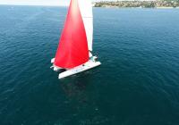 trimaran neel 45 sejler med gennaker